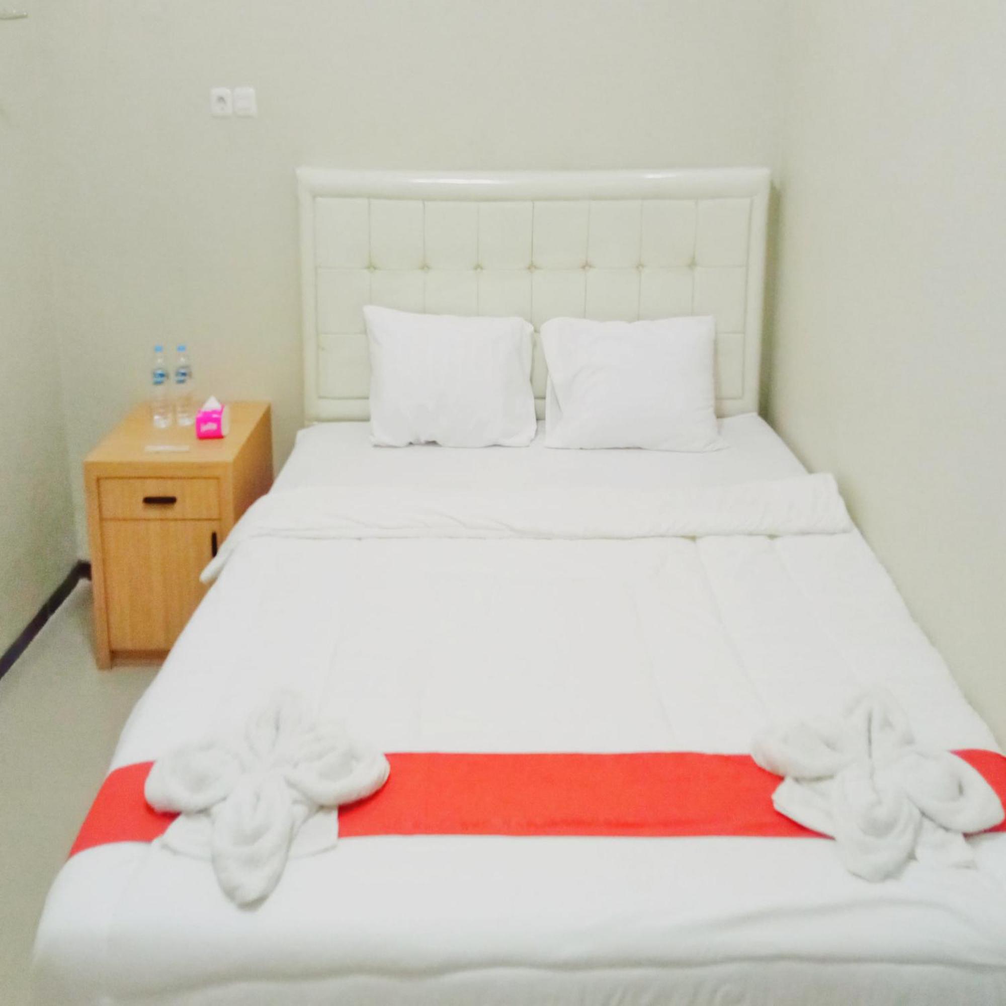 Rifal Inn Mitra Reddoorz Tegal Kültér fotó