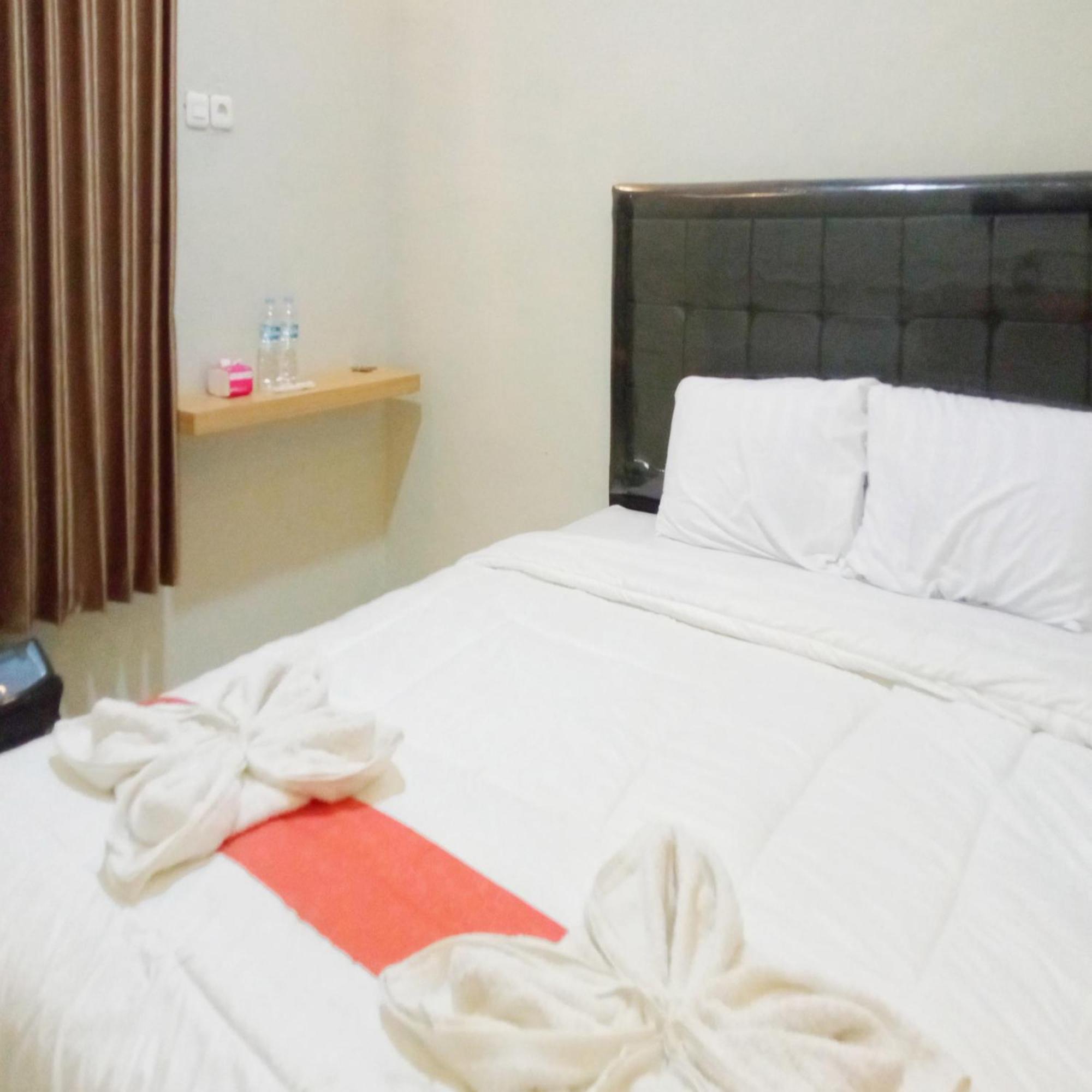 Rifal Inn Mitra Reddoorz Tegal Kültér fotó