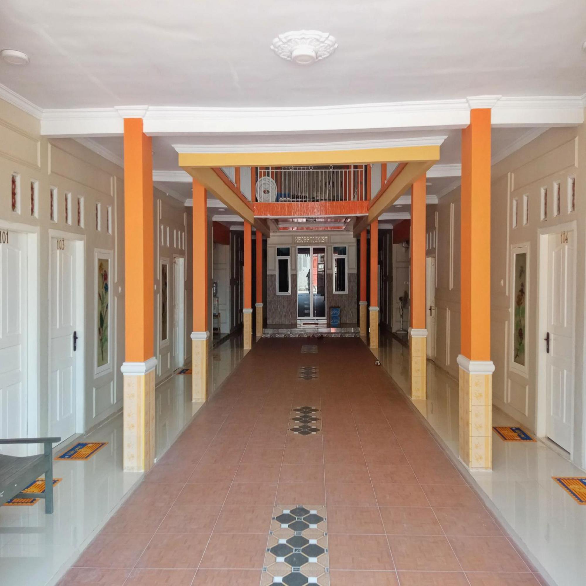 Rifal Inn Mitra Reddoorz Tegal Kültér fotó