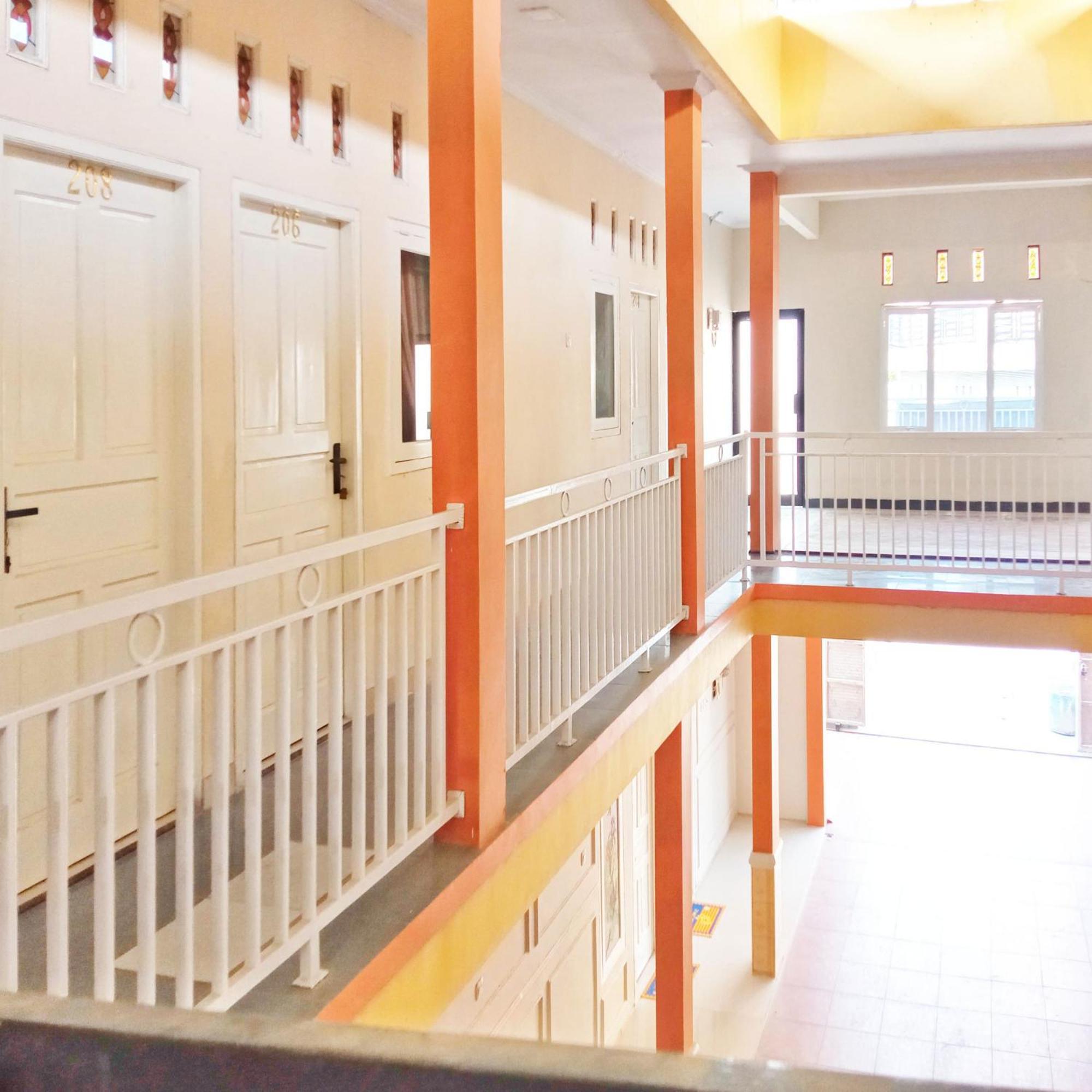 Rifal Inn Mitra Reddoorz Tegal Kültér fotó